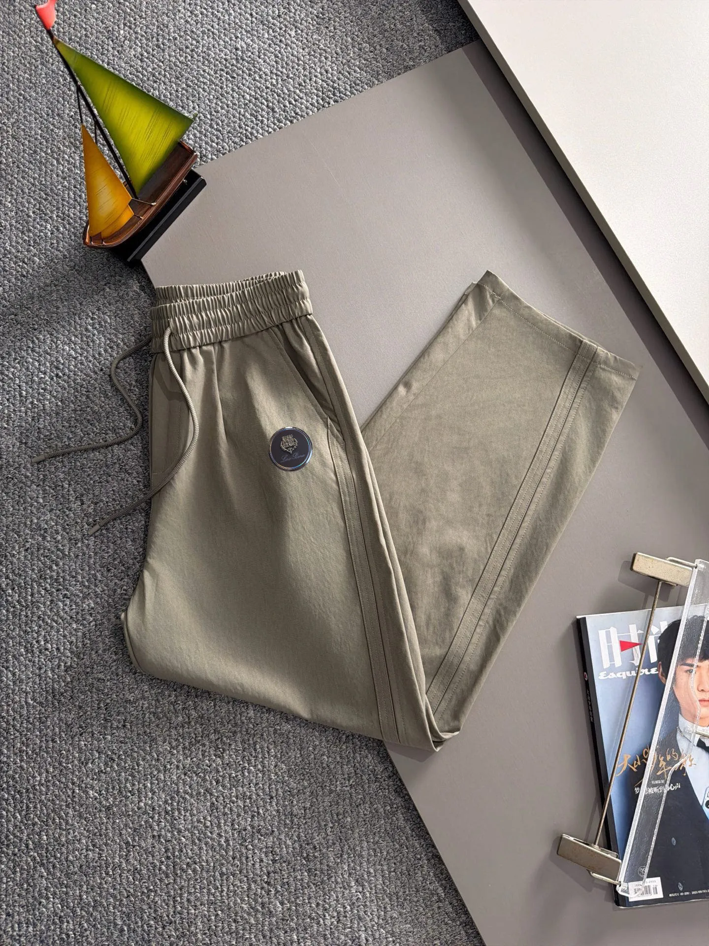 LP 2036 Spring/Summer New Arrival elastic band casual trousers, counter-customized fabric Breathable, high comfort, impeccable details, brand element design concept, reflecting high quality. It feels delicate and soft! It presents a casual cut and the upper body shape is great! Sizes:M-4XL